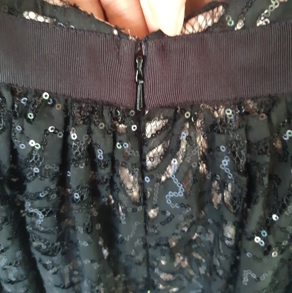 Lola Lace Overlay with Sequins Cocktail Dress - Picture 7 of 8